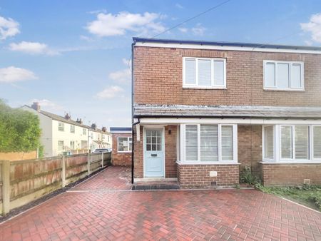 2 bedroom end of terrace house to rent - Photo 2