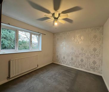 Semi-detached house to rent on - Photo 4