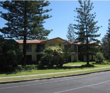 Beachside Bliss - Ground Floor 3-Bedroom Unit at Buddina Beach - Photo 6
