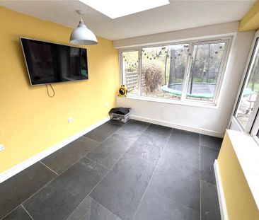 3 bedroom semi-detached house to rent - Photo 2