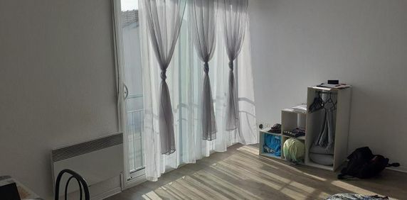 Location Appartement 1 pièce 26m² MONT DE MARSAN 40000 - Photo 2