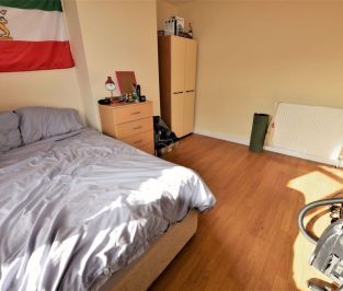 3 bedroom House in Mayville Avenue, Leeds - Photo 4