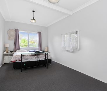 Spacious Home in Lemon Tree Passage - Photo 4