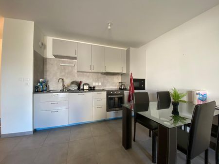 Location Appartement 3 pièces 63m² VALENCE 26000 - Photo 4