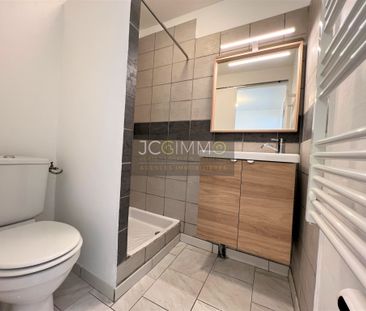 Location Appartement 1 pièce 27m² SOLLIES VILLE 83210 - Photo 4