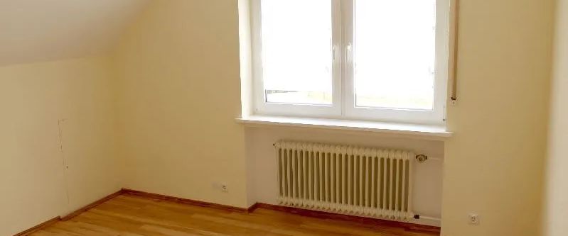 Perfekt für Paare: Helle & moderne Etagenwohnung mit Balkon & Einbauküche! - Foto 1