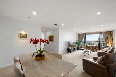 Executive style opportunity. 23rd Level. Offered furnished - Photo 3