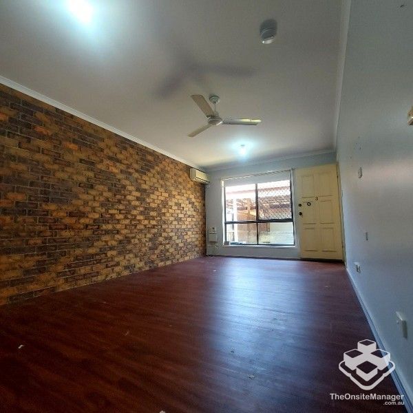 SUNNYBANK HILLS PRIMARY SCHOOL CATCHMENT -2 BEDROOMS TOWNHOUSE - Photo 1