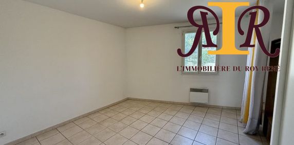 Appartement T2 de 52m² avec terrasse et deux places de parking privatives - Photo 2