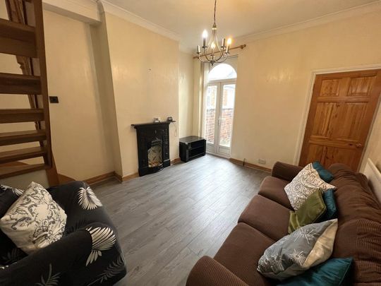 2 bedroom terraced house to rent - Photo 1