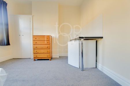 House share to rent - Photo 2