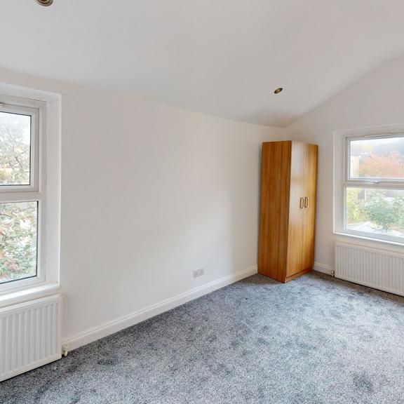 3 bedroom flat to rent - Photo 1