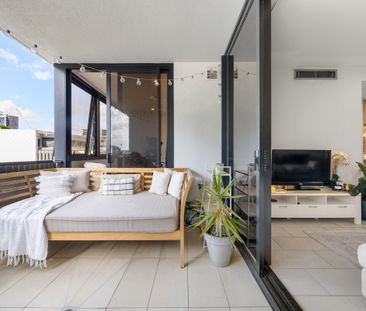 Modern Urban Retreat: Stylish 1-Bed, 1-Bath Apartment with Rooftop ... - Photo 1