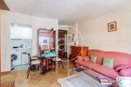Flat for rent in Prosperidad (Madrid) - Photo 2