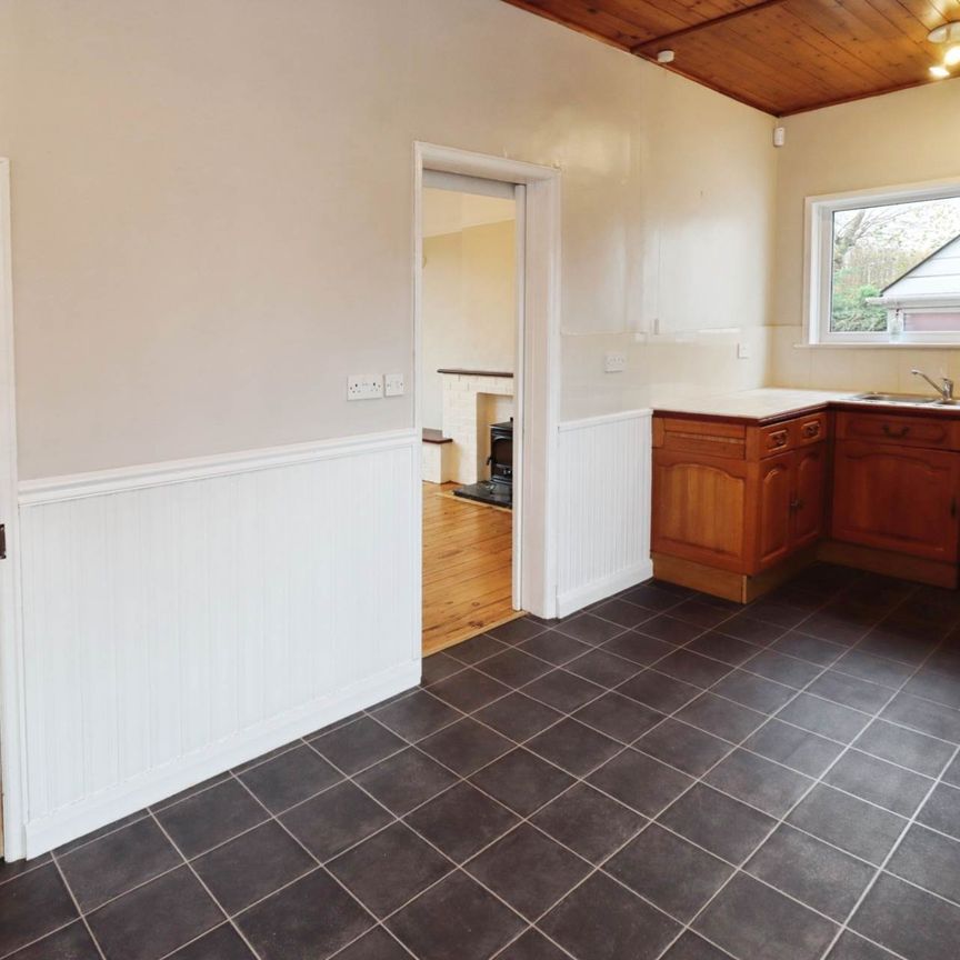 New Chester Road, Bromborough - Photo 1