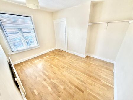 3 bedroom flat to rent - Photo 3