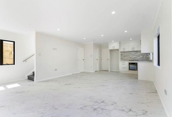 PAPATOETOE, 3 BEDROOMS - Photo 1