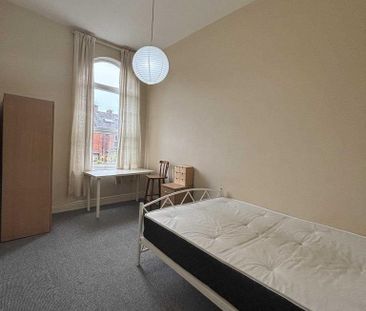 2 bedroom semi-detached house to rent - Photo 6