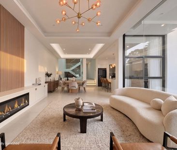Stunning Near-New Luxury Residence in a Coveted Cul-de-sac - Photo 1