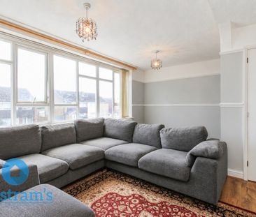 3 bed Flat for Rent - Photo 3