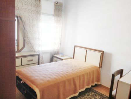 Apartamento T3 na Costa da Caparica semi-mobilado - Photo 3