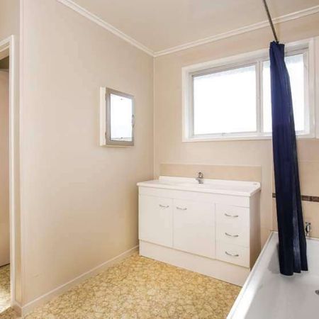 New Lynn . One Bedroom Freestanding townhouse - Photo 4