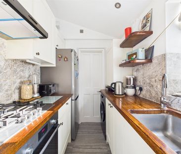 Crown Road, St Margarets, London, TW1, Twickenham - Photo 3
