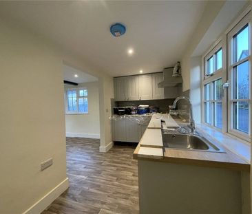 Refurbished 2 bedroom semi detached cottage in sought after Donning... - Photo 5