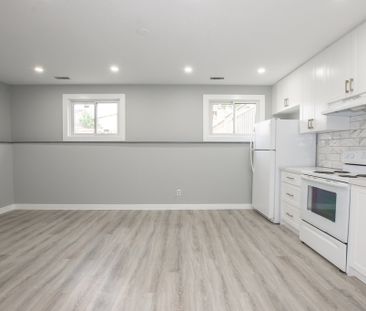 Spacious 2 Bedroom Lower Unit in Welland!! - Photo 1