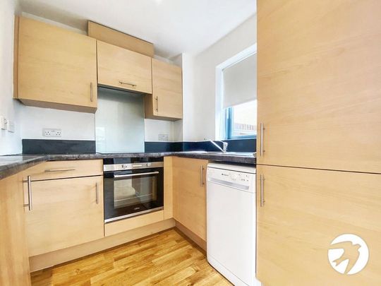 2 bedroom end of terrace house to rent - Photo 1