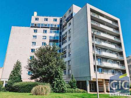 A LOUER F2 AVEC BALCON ET PARKING - PROXIMITE CHU ET CAMPUS 1 - Photo 3