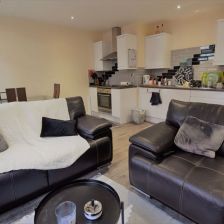 2 bedroom Flat in St Pauls Street, Leeds - Photo 2