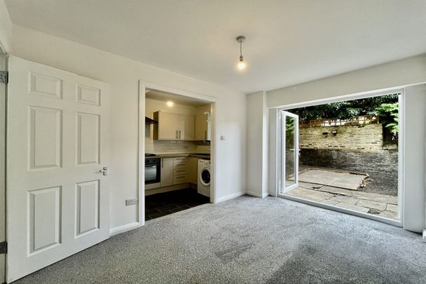 1 bed Flat Delaford Street, SW6 - Photo 1
