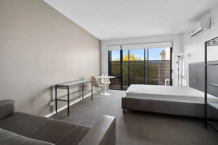 Boutique block with convenience and comfort - Photo 2