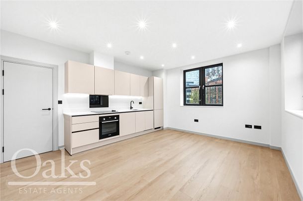 Dingwall Road, East Croydon, Surrey - Photo 1