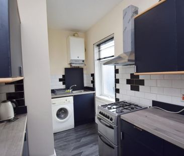 4 bedroom flat to rent - Photo 5