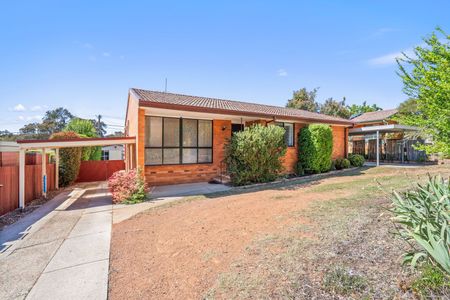 38 Wittenoom Crescent, Stirling ACT 2611 - House For Rent - $700 | Domain - Photo 3