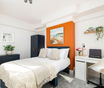 1 bedroom in a flat share to rent - Photo 4