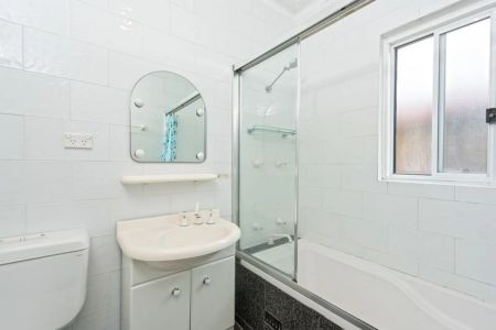 Charming Home In Sought After Street - Photo 4