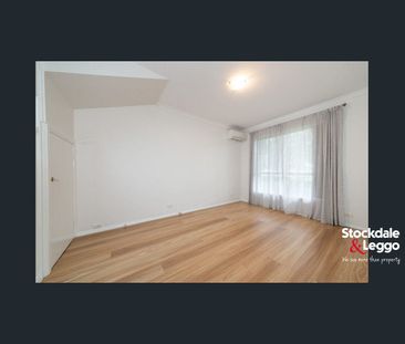 A peaceful retreat with urban convenience - Photo 3