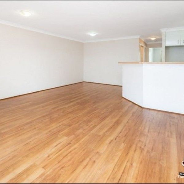 A GREAT 2 BEDROOM 2 BATHROOM UNIT AT THE TOP OF THE VALLEY - Photo 1