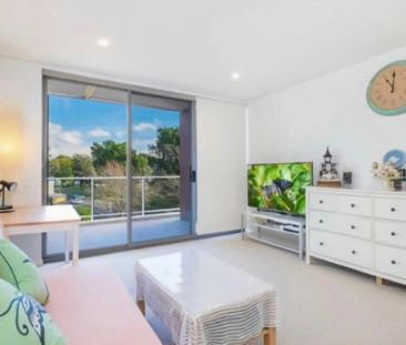 MODERN ONE BEDROOM APARTMENT - Photo 3