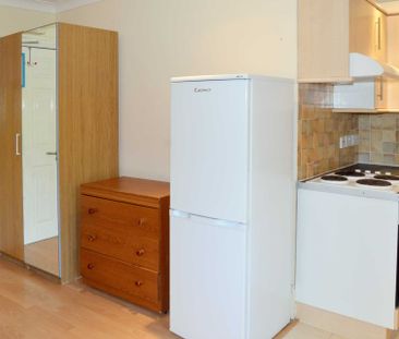Price £1,250 pcm - Available 26/02/2026 - Furnished - Photo 4