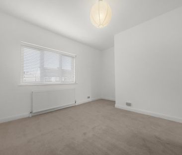 2 bedroom end of terrace house to rent - Photo 4