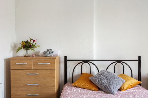 🏡 An Amazing Property in Haringey - Must be Seen! 🏡 Room 5 - Photo 1