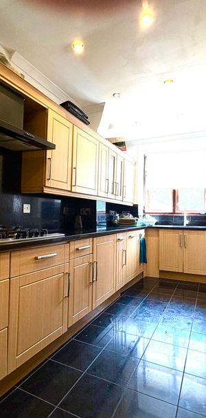 Ferrers Avenue, West Drayton - Photo 1