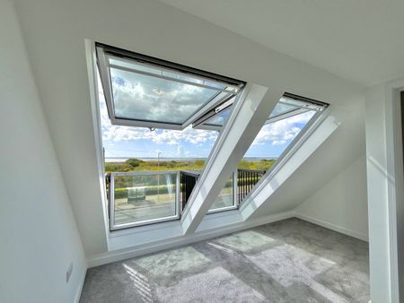 Portsmouth Road, Lee-On-The-Solent, PO13 9AG - Photo 2