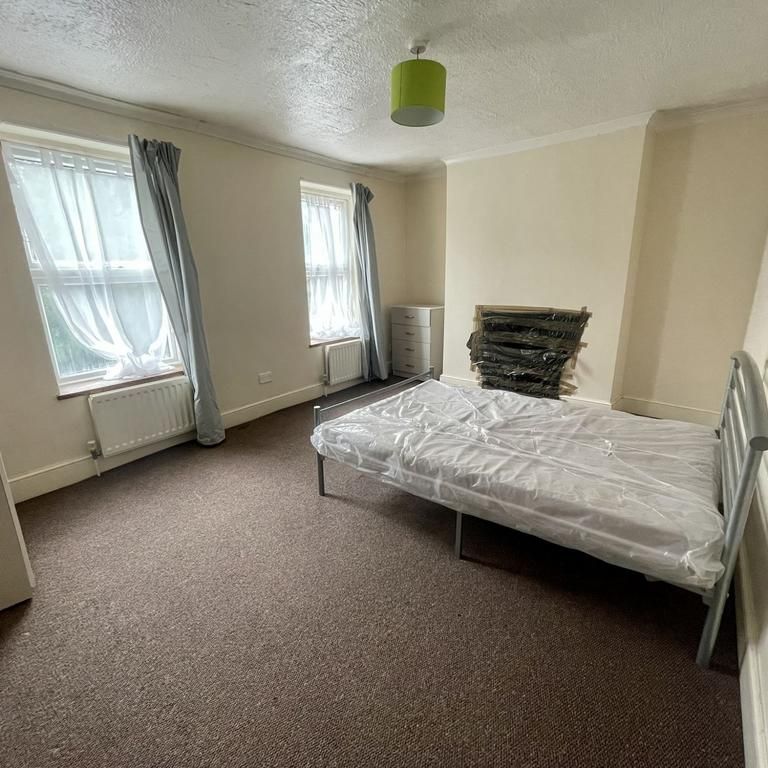 4 bedroom house to rent - Photo 1