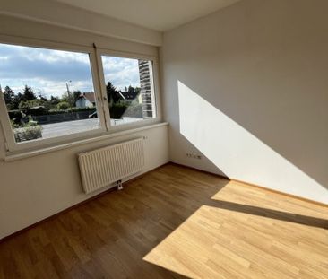 Strasshof – traumhafte 4 Zimmer-Wohnung vor den Toren Wiens - Photo 2