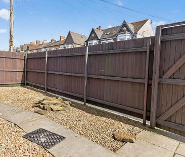 1 bedroom ground floor flat to rent - Photo 5